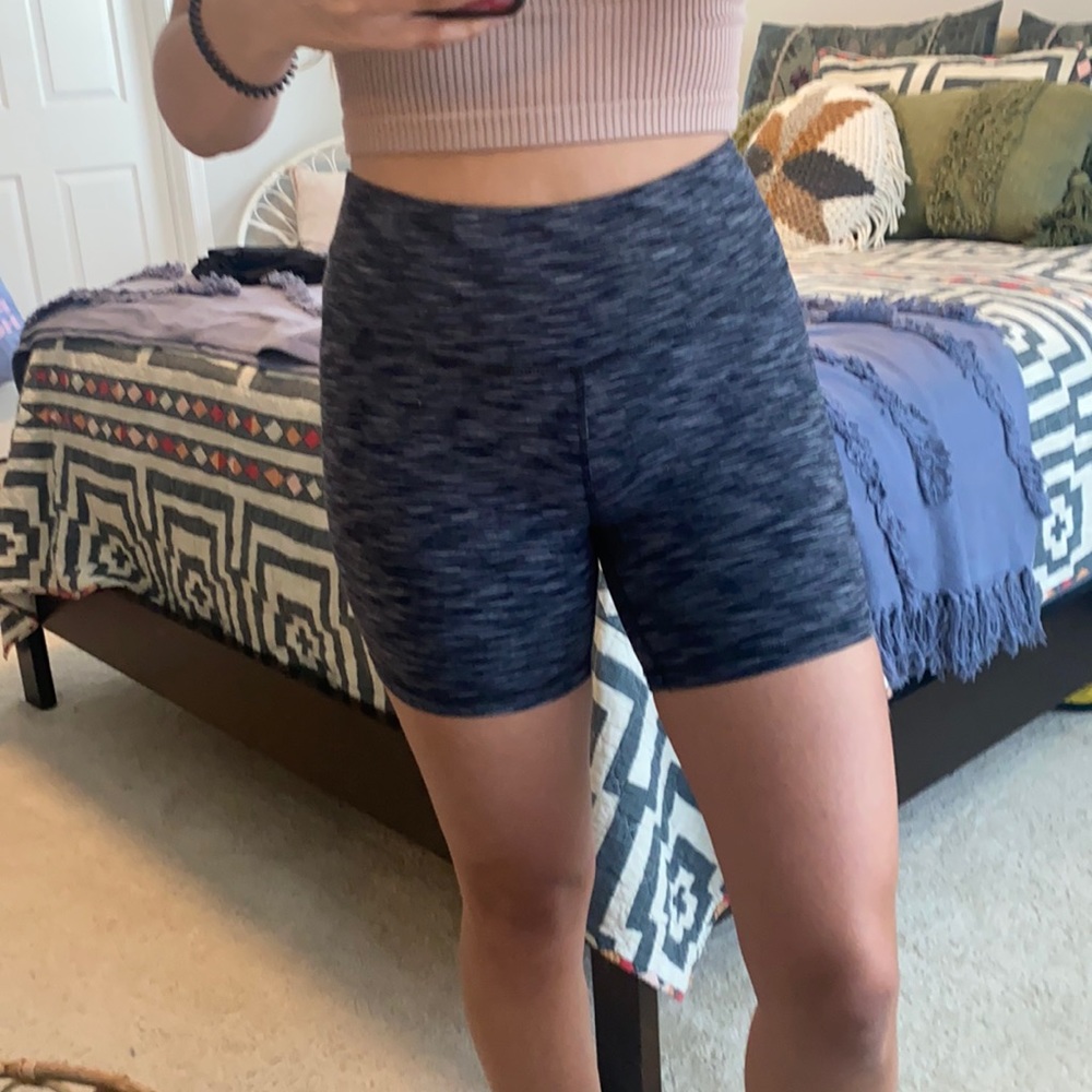 Alo yoga bike shorts